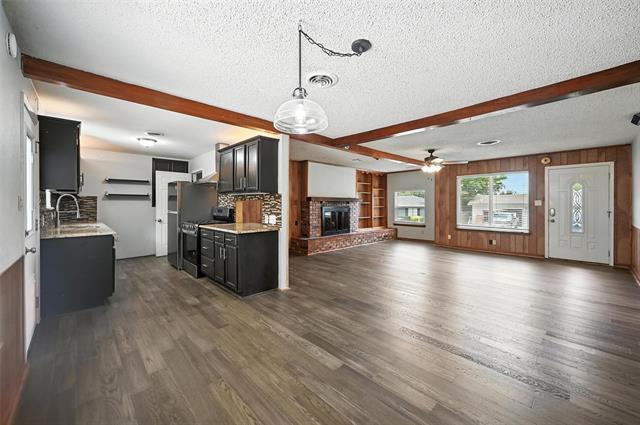 Photo - 302 Young Dr