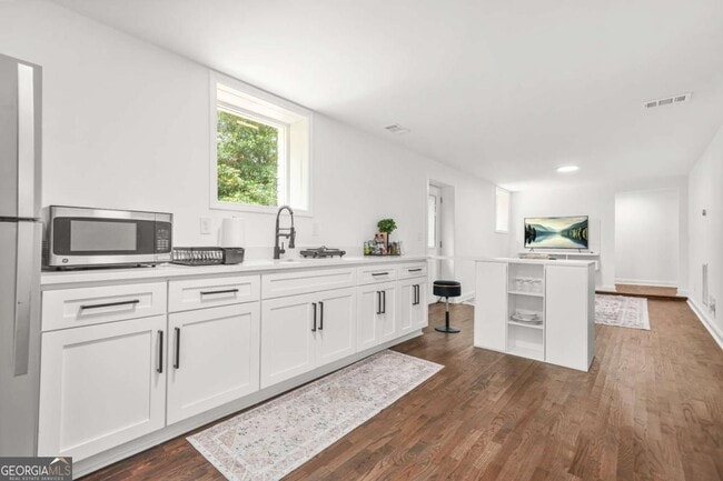 Photo - 2430 Hanford Dr SW