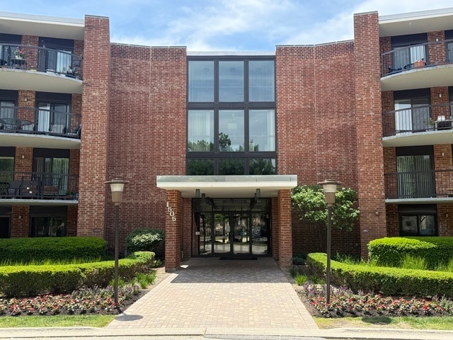 Building Photo - 1405 E Central Rd Unit 201A
