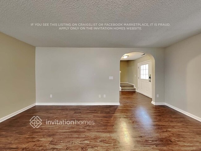 Photo - 526 Crossview Ln