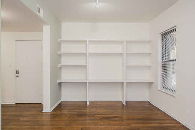 Photo - 727 W Cornelia Ave Unit 3450 2