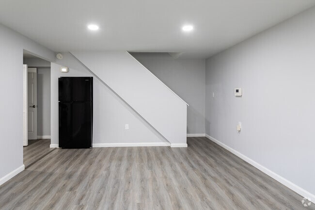 2BR, 1BA Townhome - 783SF - Living Room