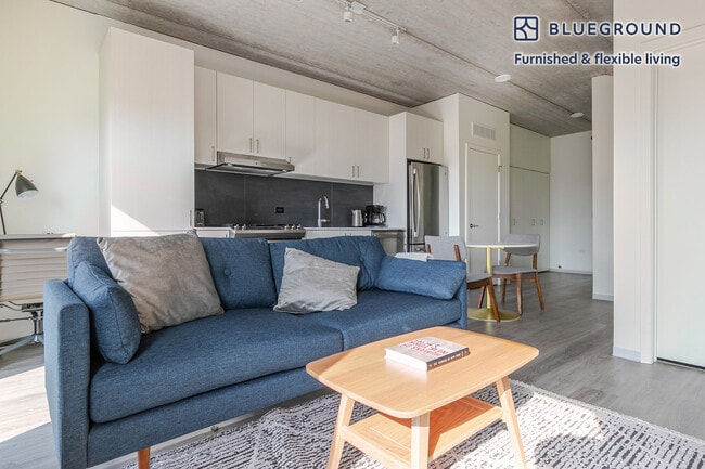 Photo - 343 W Schiller St Unit FL6-ID1310