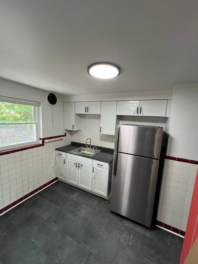 Photo - 538 E Mitchell Ave Unit 1st Fl 2Br Utl Inc