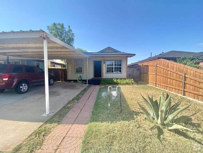 Building Photo - PRE- LEASING NOW for 2 bed 2 bath updated ... Rental