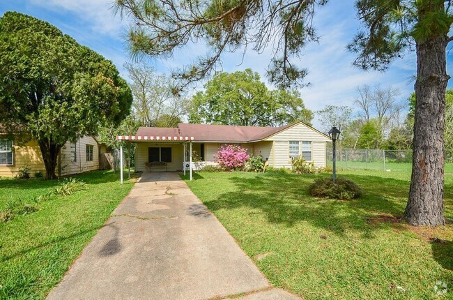 Building Photo - 5515 Flamingo Dr Rental