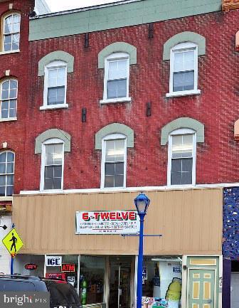 Photo - 205 Bridge St