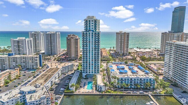 Building Photo - 1945 S Ocean Dr Unit 705 Rental