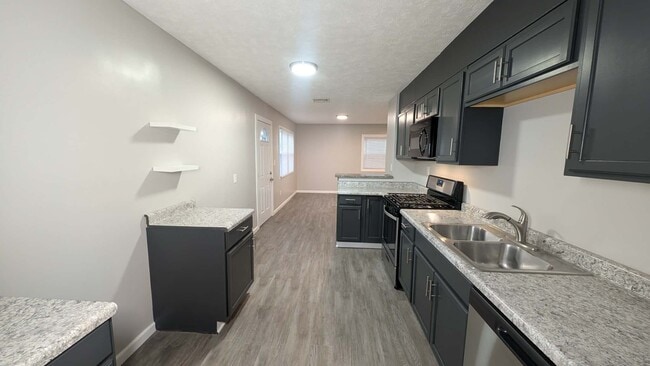 Photo - 4860 Forest Rd