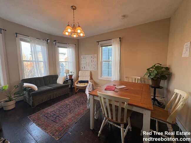 Building Photo - 72 Hillside St Unit 2