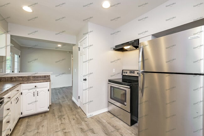 Photo - 5937 NW 60th St