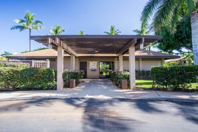 Photo - 15 Kulanihakoi St Unit 13B