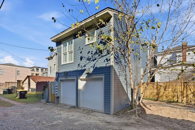 Photo - 309 Lorch St