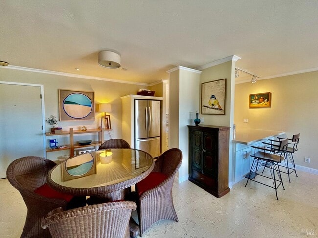 Photo - 370 Eden Roc Dr