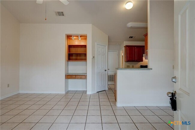 Photo - 412 Burleson St Unit 122