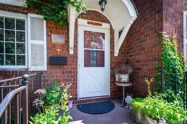 Photo - 8911 Manor Ave
