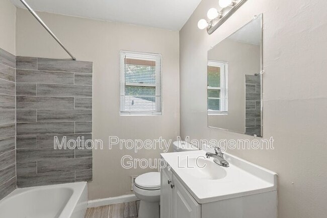 Photo - 1595 Carlisle St NW