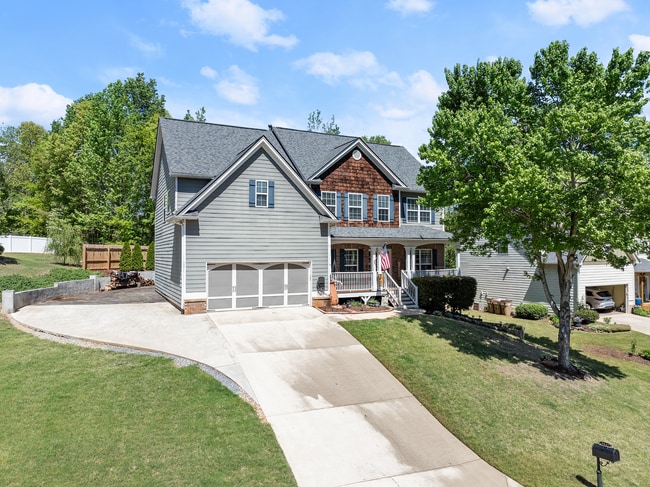 Building Photo - Spacious 5 Bedroom/3 Bath Home with Basement!