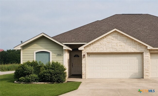 Photo - 3032 Douglas Fir Dr