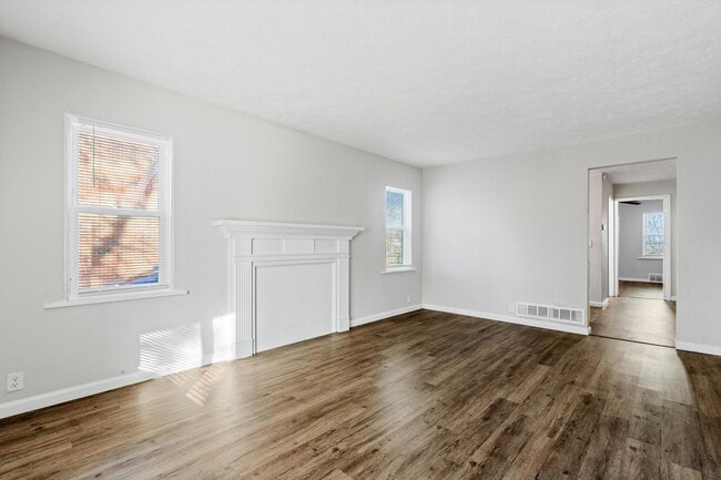 Photo - 2112 Catalpa Dr Unit 2