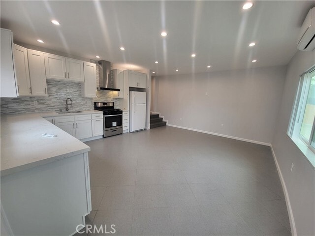 Building Photo - 14728 Kingsbury St