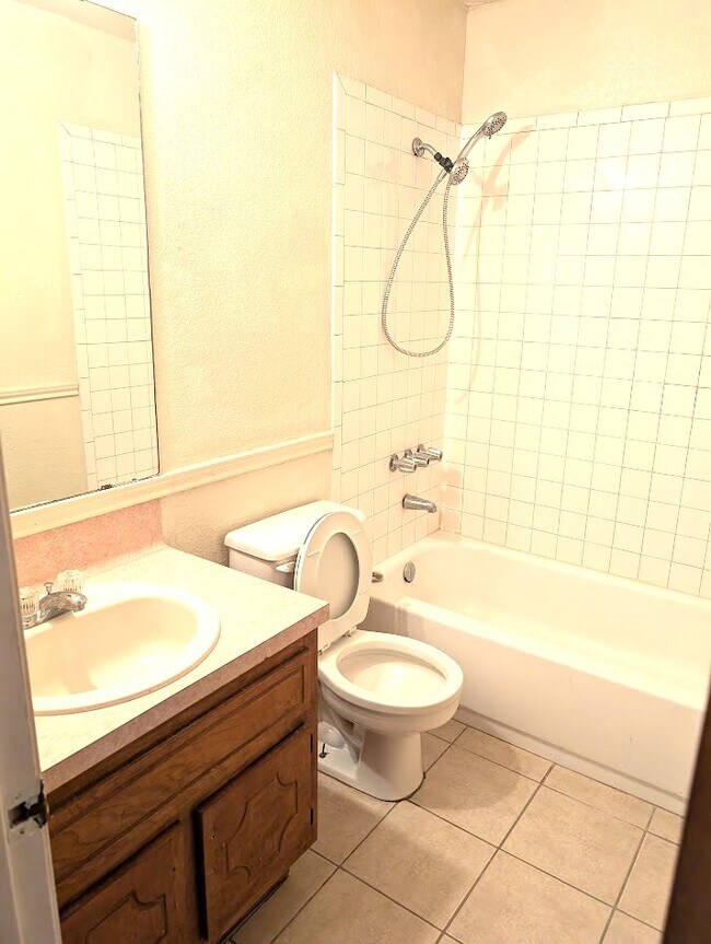 Photo - 404 Northern Dove Ln Unidad A