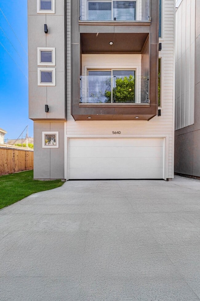 Photo - 5638 Dolores St