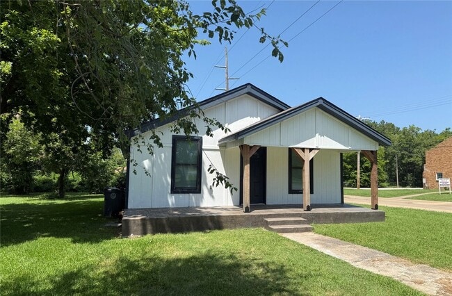 Photo - 2038 N Quincy Ave