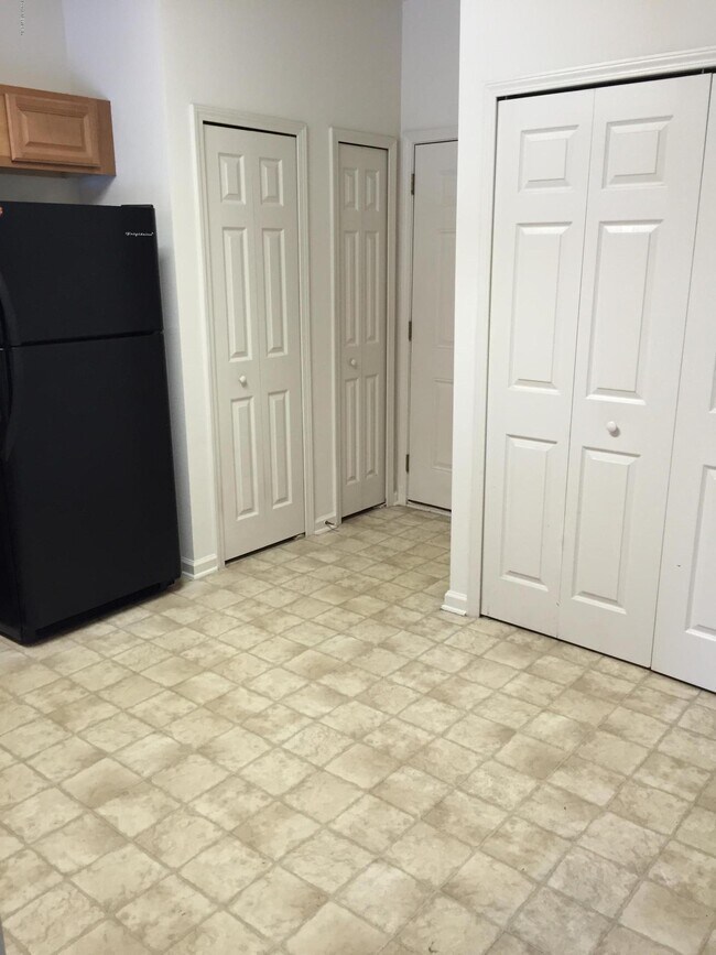 894 Scrub Jay Dr