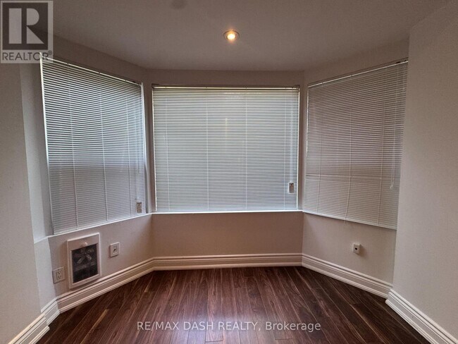 141 Admiral Rd Unit 101