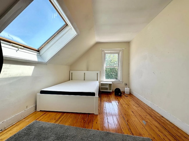 Building Photo - 20 Highgate St Rental