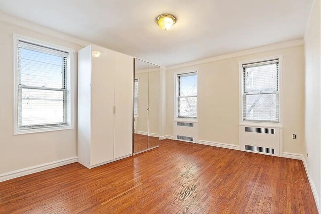 Photo - 41-15 45th St