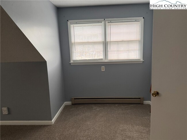 Photo - 146 Old East King St