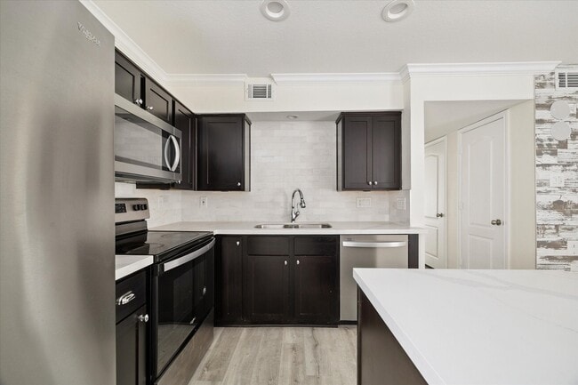 Photo - 300 Pecore St