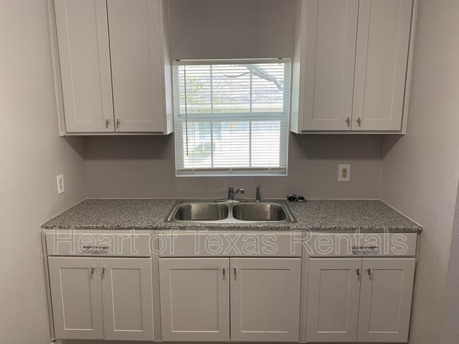 Photo - 2725 Baylor Ave