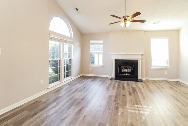 Photo - 3044 Hawick Commons Dr