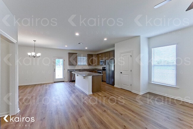 Photo - 100 Teddy Ln