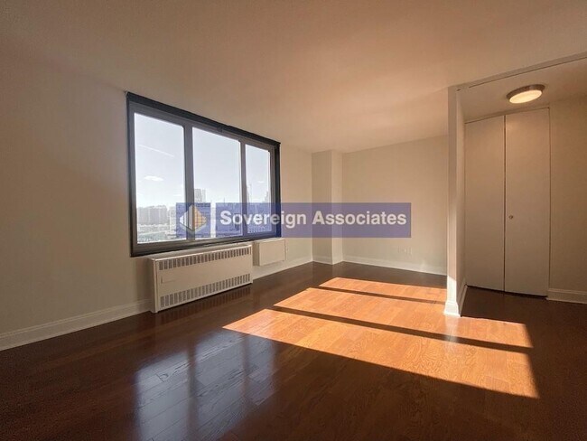 Building Photo - 3333 Broadway Unit C26J Rental