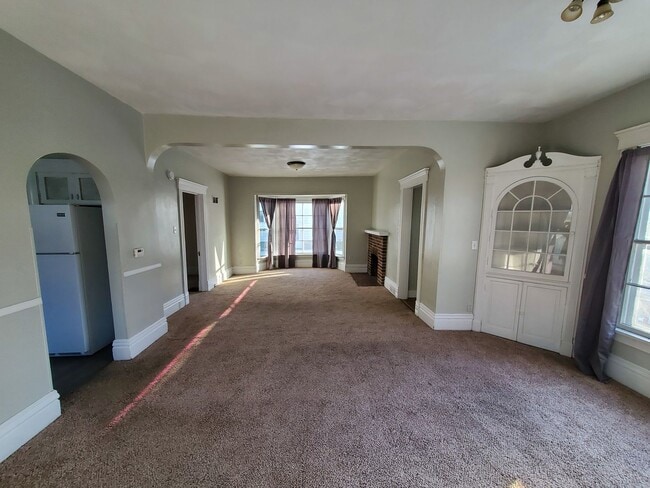 Photo - 4 Bedroom House for June 1st