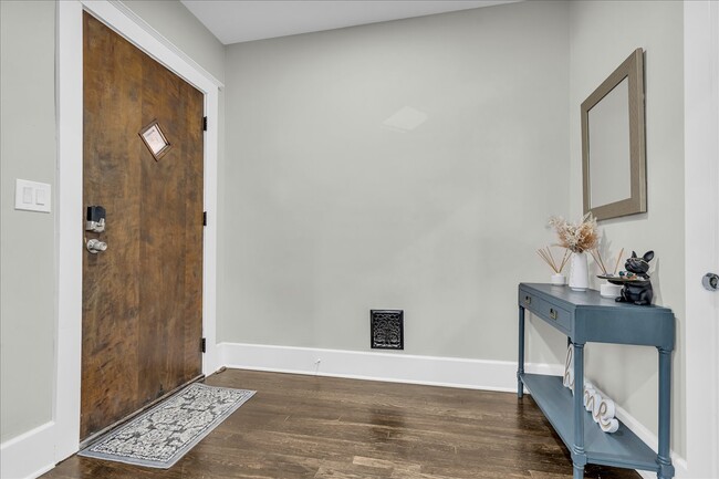 Building Photo - 5238 Commonwealth St