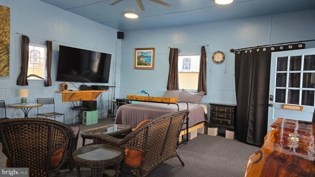 Building Photo - 36 Shore Dr