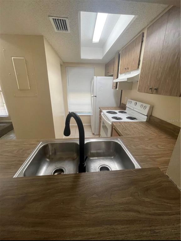 Photo - 890 Mecca Dr