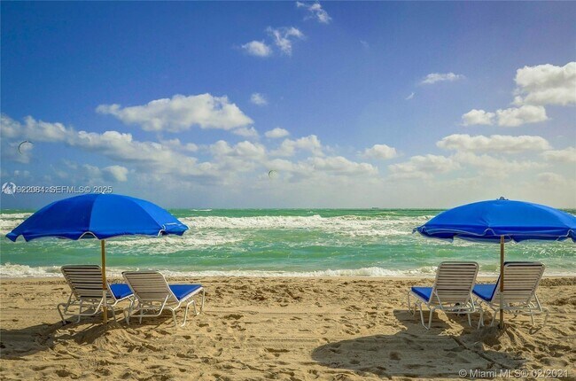 6301 Collins Ave Unit 807