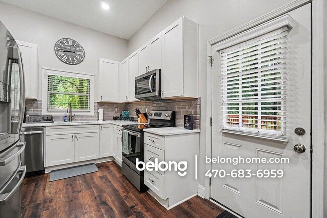 Photo - 2511 Susan Ln SW