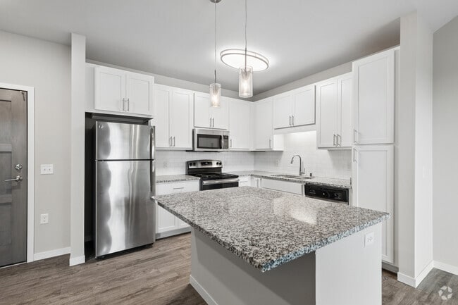 1BR, 1BA - 710SF - Kitchen