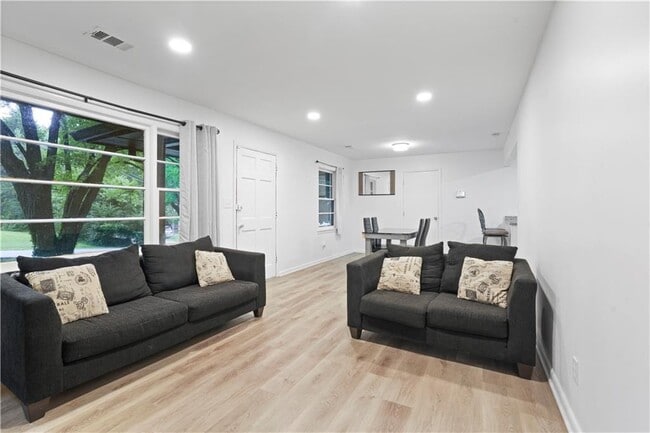 Photo - 1847 Elmwood Dr