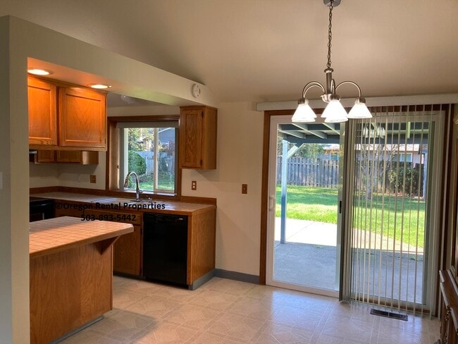 Photo - 2511 NE 161st Ave