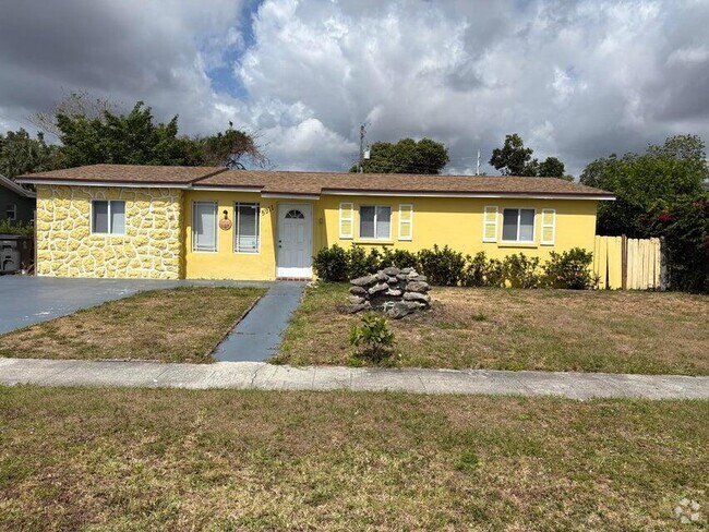 Building Photo - 5911 Barbados Way E Rental