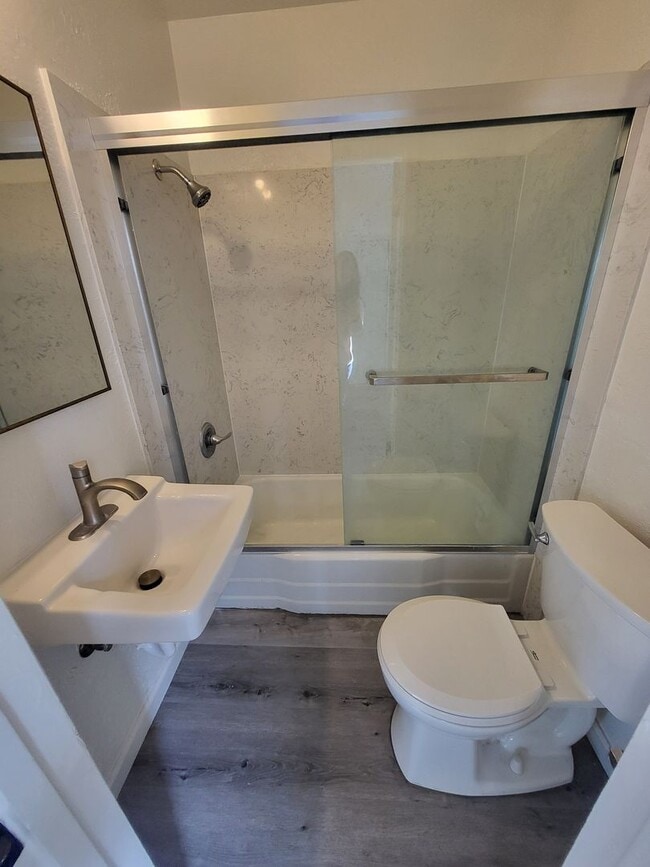 Photo - MIN0612>** Unit MIN0614 1/2