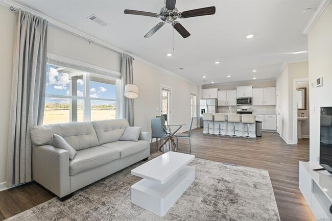 Photo - 6613 Firefly Ln